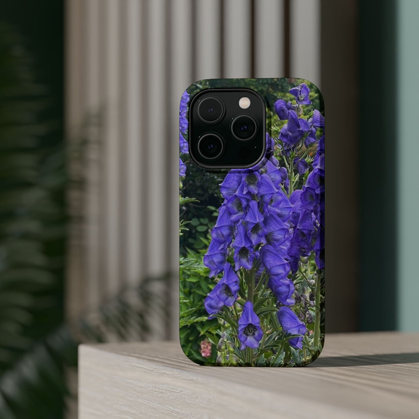 Floral Magnetic Tough Case - Vibrant Purple Flower Design for Resilience and Style