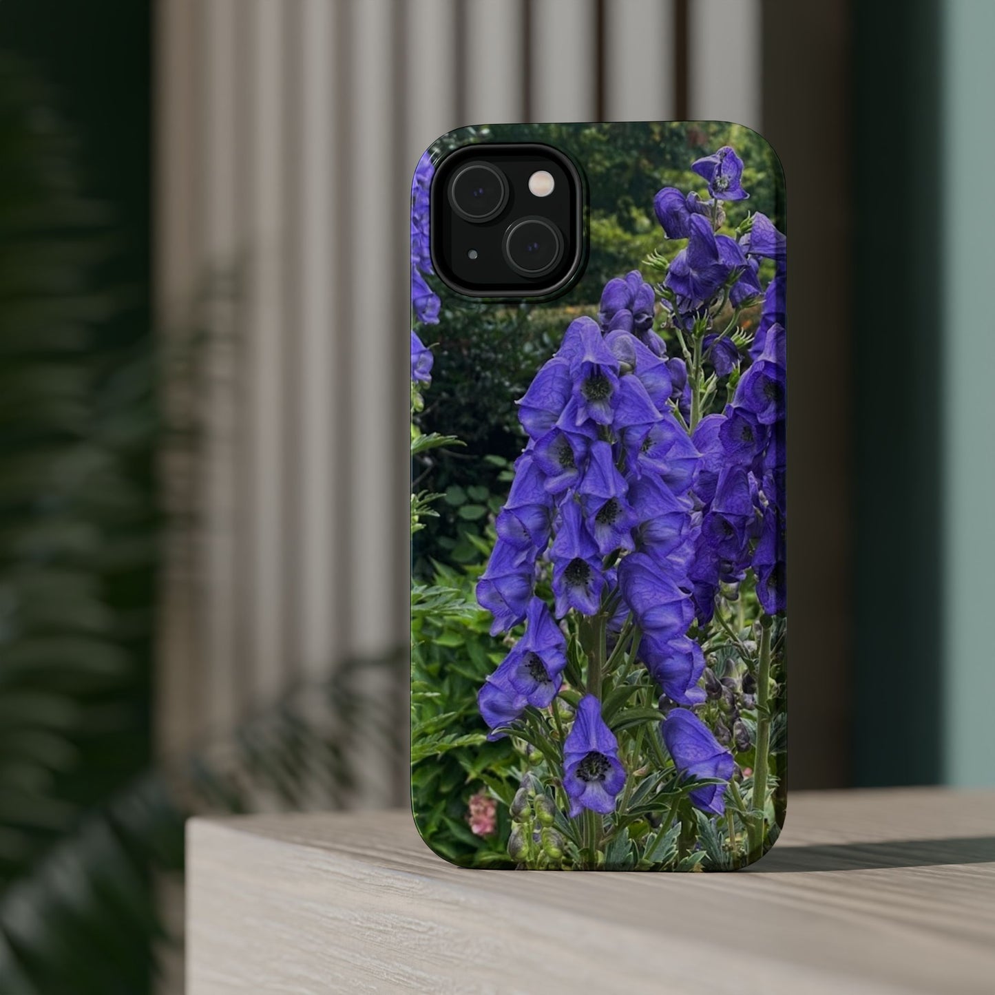Floral Magnetic Tough Case - Vibrant Purple Flower Design for Resilience and Style