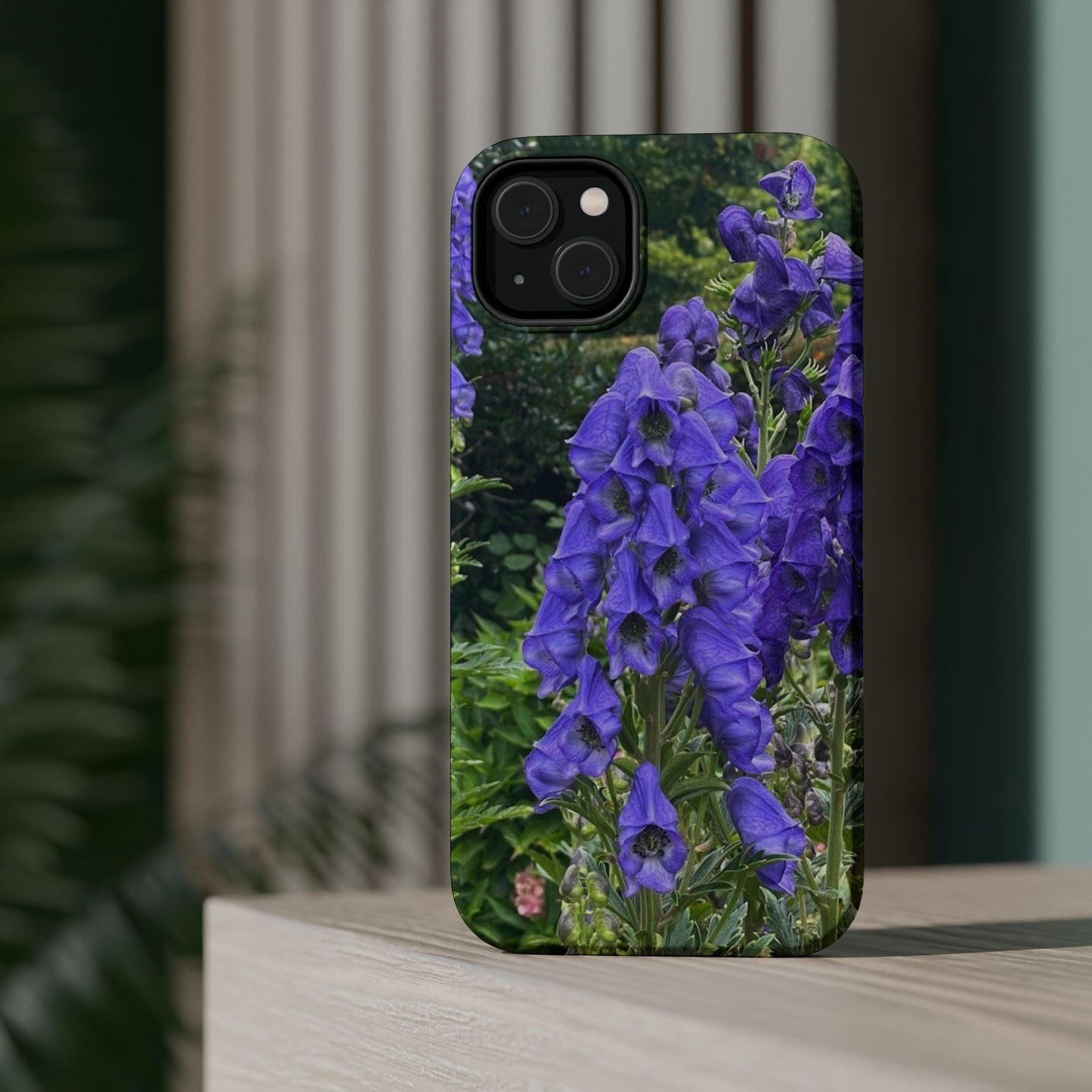 Floral Magnetic Tough Case - Vibrant Purple Flower Design for Resilience and Style