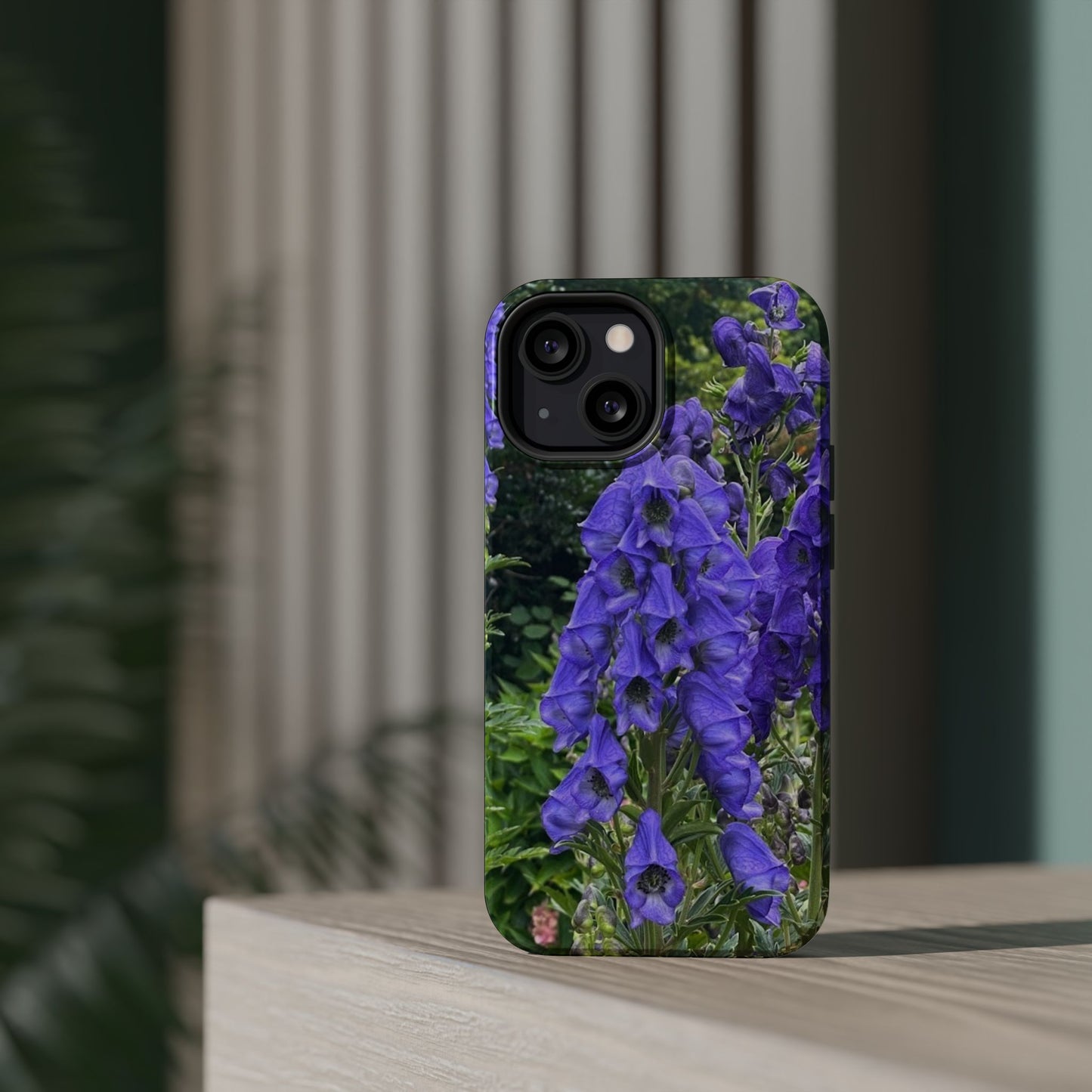Floral Magnetic Tough Case - Vibrant Purple Flower Design for Resilience and Style