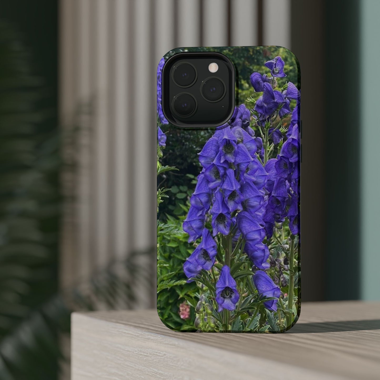 Floral Magnetic Tough Case - Vibrant Purple Flower Design for Resilience and Style