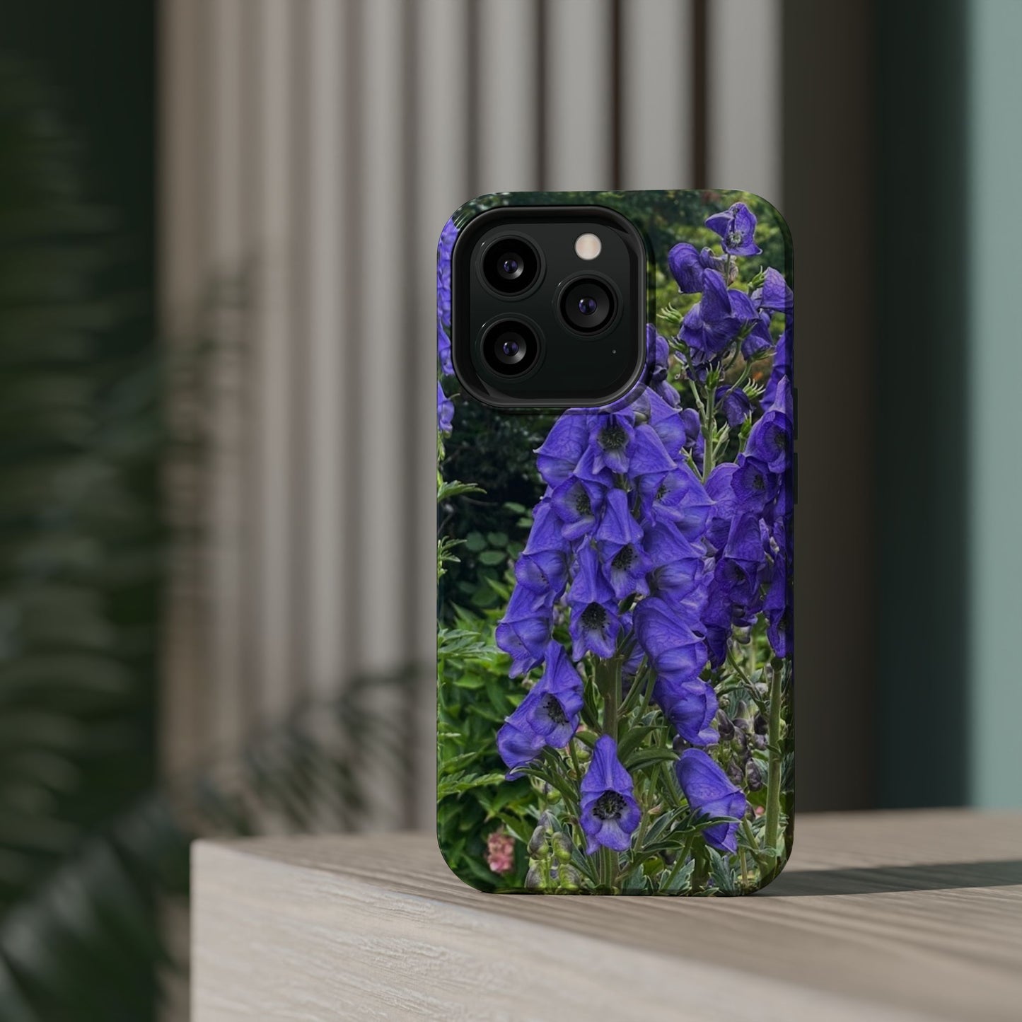 Floral Magnetic Tough Case - Vibrant Purple Flower Design for Resilience and Style